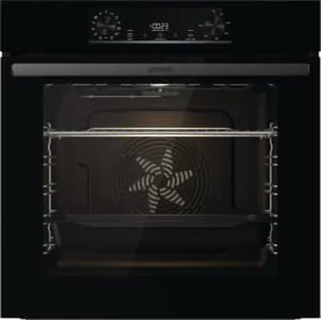 Test du four encastré Gorenje OptiBake BOS6737 E02B : cuisson parfaite avec AirFry et ExtraSteam