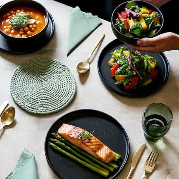 Découvrez notre test détaillé du set de vaisselle ebony 24 pièces par Twinzee : design élégant, qualité supérieure et fonctionnalités pratiques pour sublimer votre table.