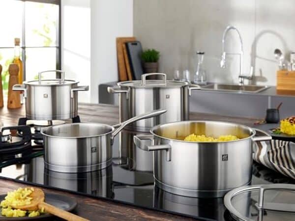 Découvrez notre test approfondi du set de casseroles en inox mat par Zwilling : design, performance et qualité au rendez-vous pour sublimer votre cuisine.