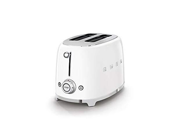 Découvrez notre test détaillé du grille-pain Smeg TSF01WHEU 950 W. Design rétro, fonctionnalités innovantes et performances : tous les détails pour bien choisir. 
