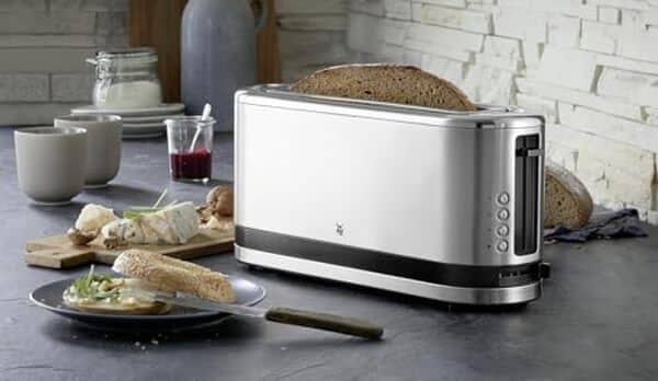 Découvrez notre test détaillé du grille-pain WMF KITCHENMINIS 900W : performances, design compact et qualité. Avis complet sur ce modèle performant.