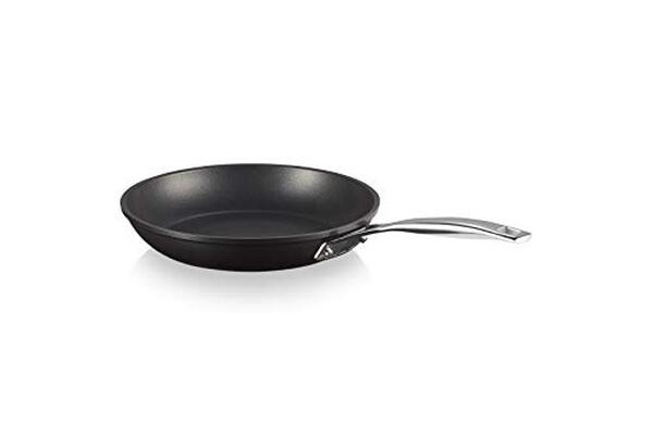 Découvrez notre test détaillé de la poêle anti-adhérente Le Creuset 28 cm : performances, avantages et avis pour bien choisir votre poêle de cuisine.