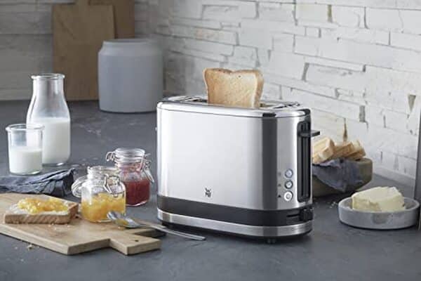 Découvrez notre test détaillé du grille-pain WMF KITCHENminis : performances, design et praticité d'un appareil idéal pour petites cuisines.